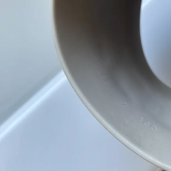 Gucci Pool Sides - Picture 11 of 13